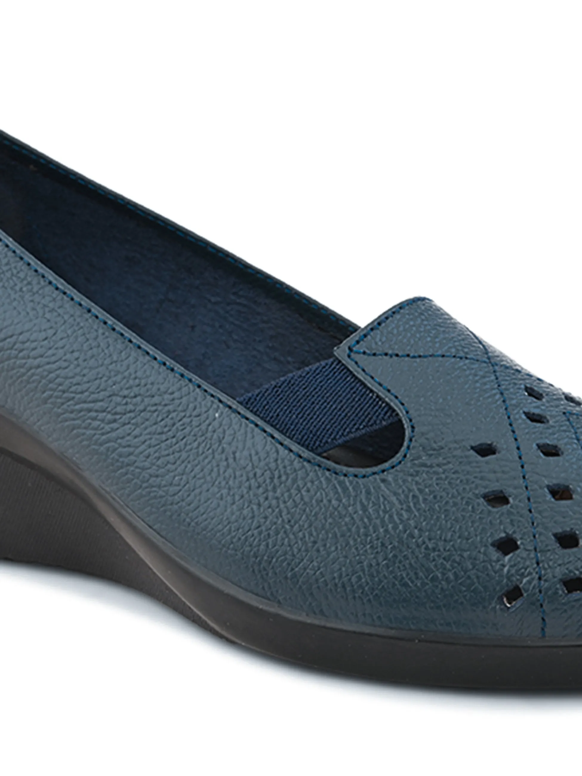 Pelle Albero Female's Blue Leather Wedge Heel Ballerina